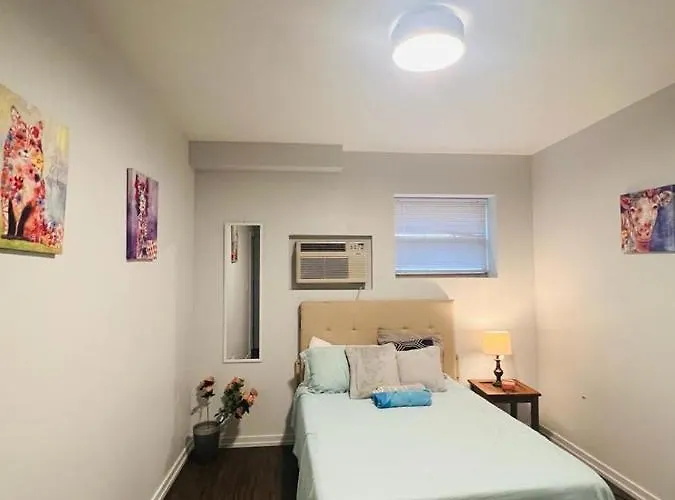 Cossy Room Close To Lake In Chicago