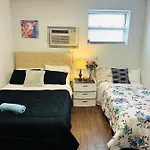 Cossy Room Close To Lake In Chicago